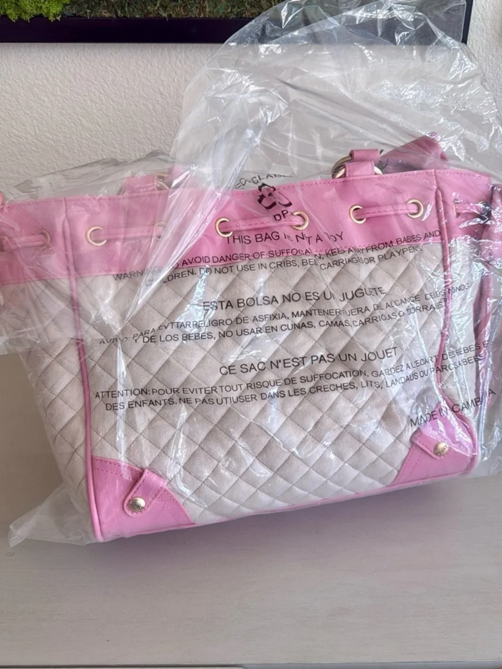 Juicy Couture Cream Quilted Tote with Pink Trim and Heart Charm - Picture 4 of 5